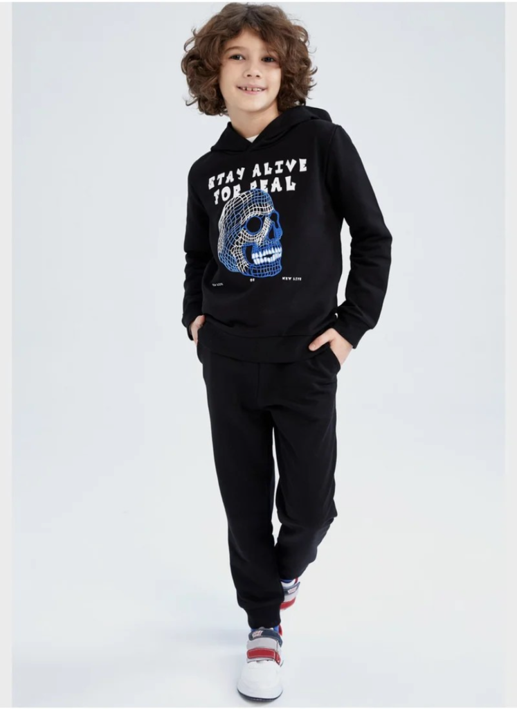 طقم اولادي قصة عادية كم طويل بكابيشون - قطعتين