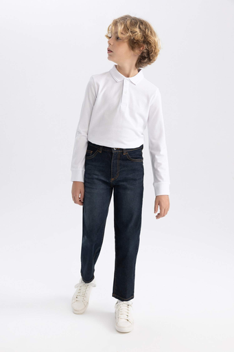 بنطلون جينز قصة فضفاضة